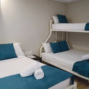 Queen-2-single-beds-deluxe accommodation at Marco Polo Motor Inn Sydney
