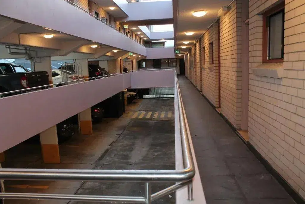 Sydney Hotels With Parking: What It Costs and How to Park Free